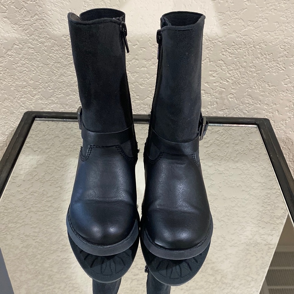 Osh Kosh Riding Boot 🌻2 for $20